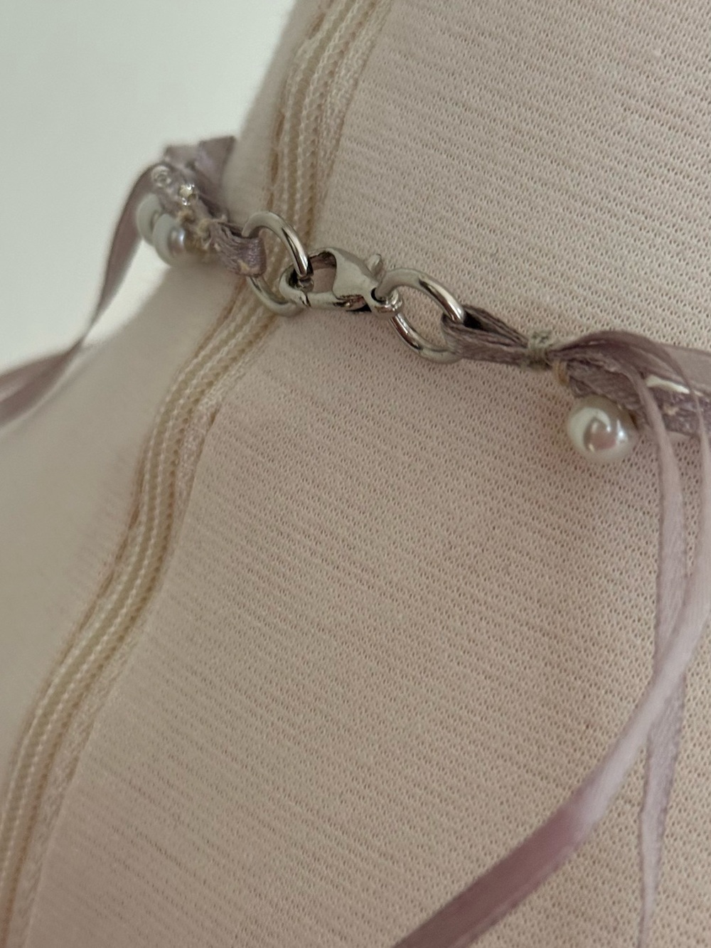 Long White Pearl-Trimmed Necklace with Silver Accents - Picture 3 of 3